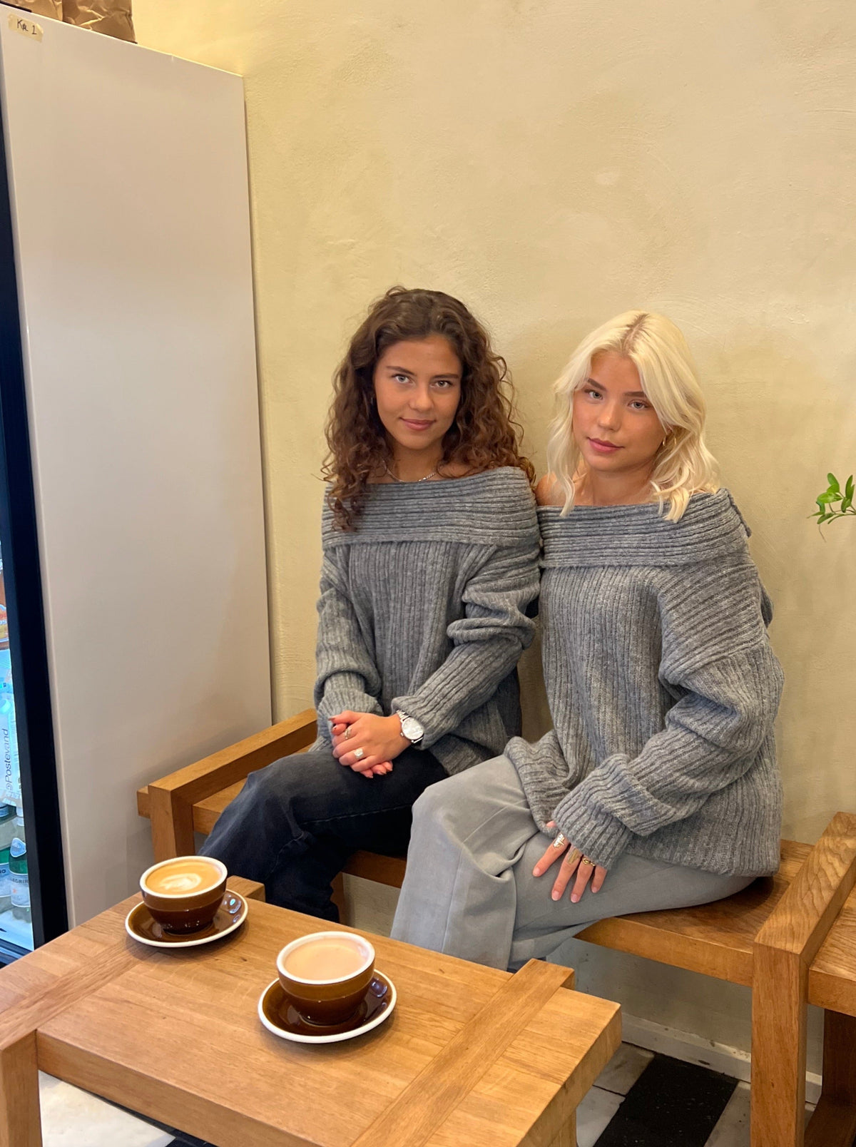 Elinor off shoulder knit - Grey