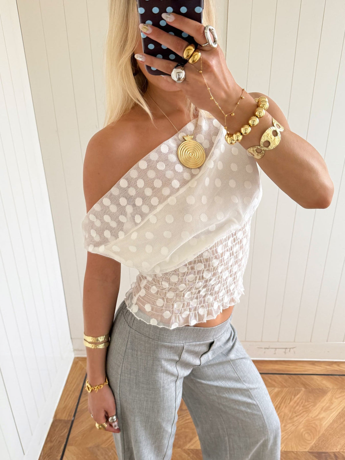 Scandivv mesh top with polka dots – White