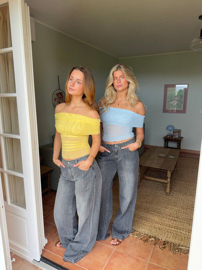 Victoire off-shoulder top in mesh – Light blue